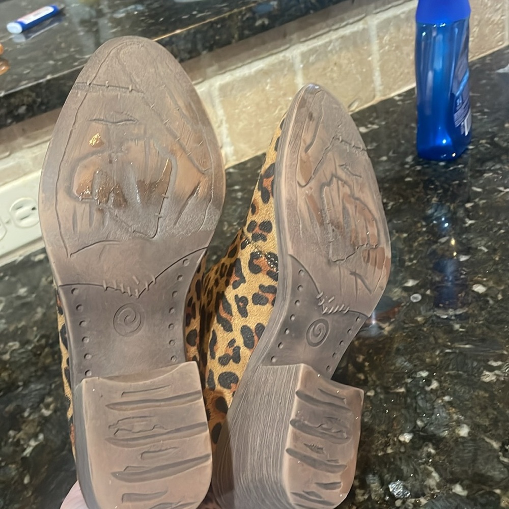 Volatile Animal Print Booties! 6.5 - Picture 5 of 6